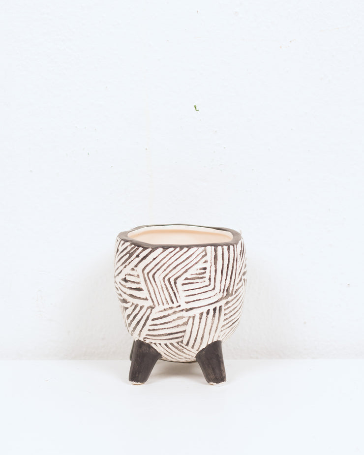 BLACK/WHITE ZIG ZAG POT 03" ON STAND